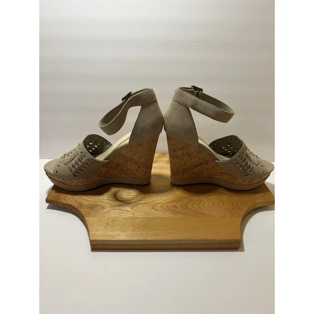 Marc Fisher Hillana Natural Suede Ankle Strap Wedge Cork Platform Heel Women's 9